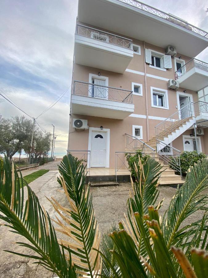 Hotel Vangjelis *