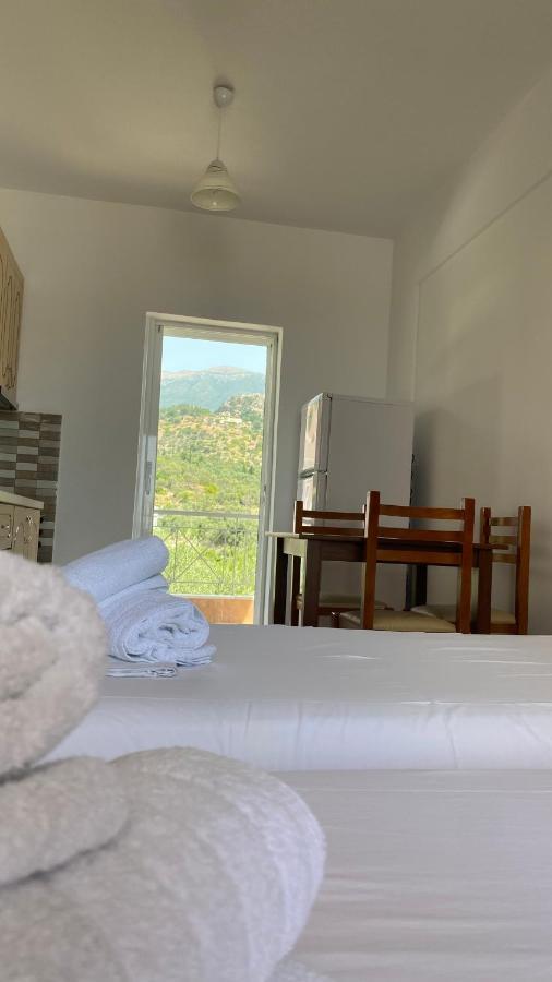 Hotel Vangjelis Himare