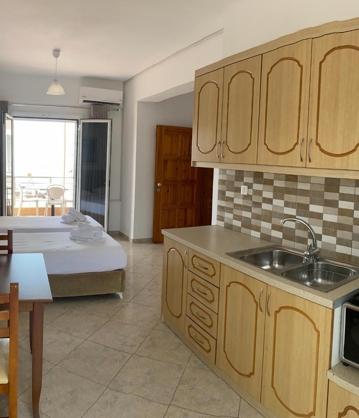 Hotel Vangjelis