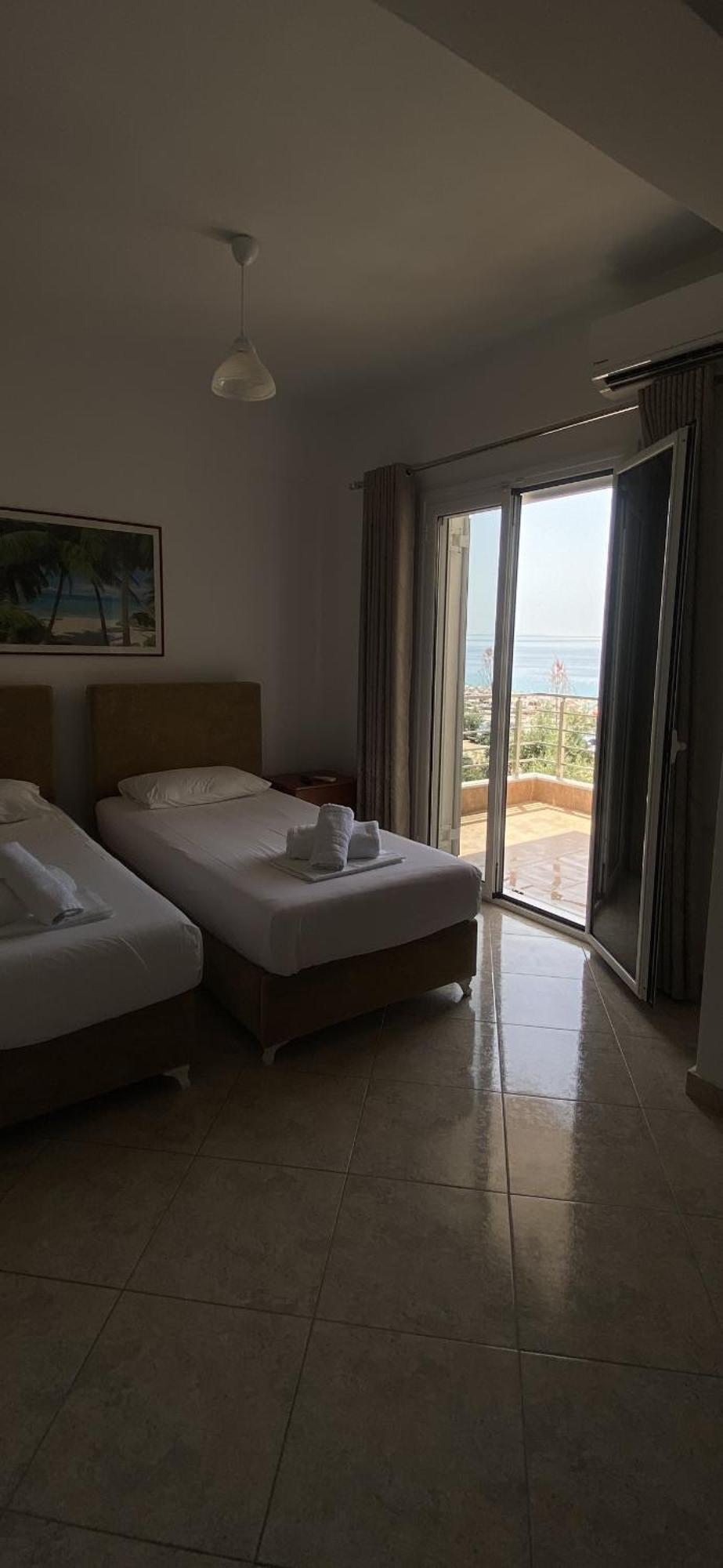 Vangjelis Hotel