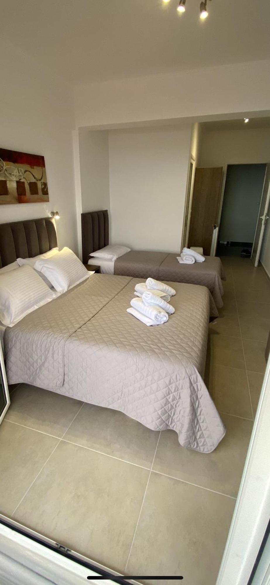 Vangjelis Hotel *